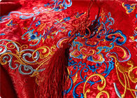 پایان بالا دوزی پارچه، قرمز چینی لباس عروسی پارچه